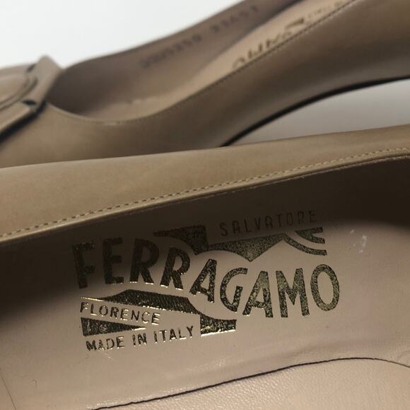 EUC Salvatore Ferragamo button front 7 1/2 heels - Picture 3 of 8